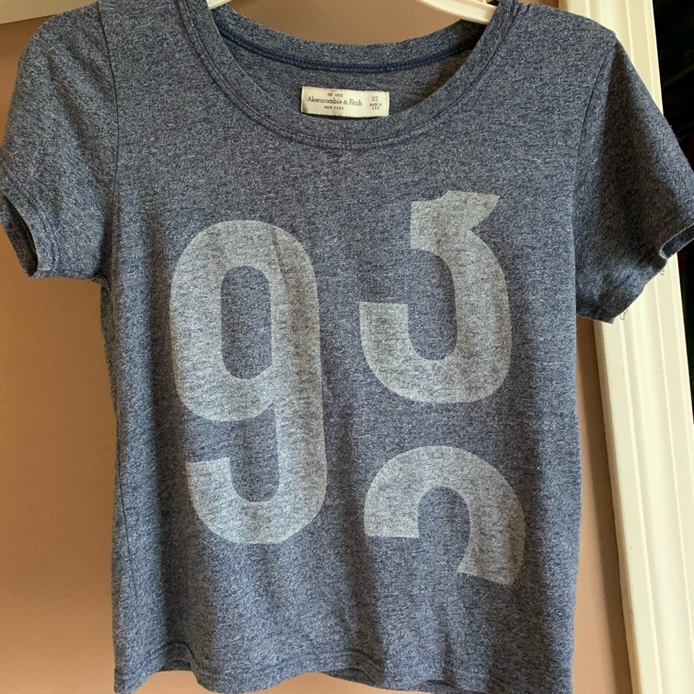 Abercrombie & Fitch Cropped Tee
